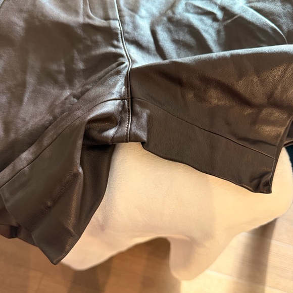 ASTR The Label Wilma Dark Brown Faux Leather Pleated High Rise Shorts Small NWT - Picture 7 of 8